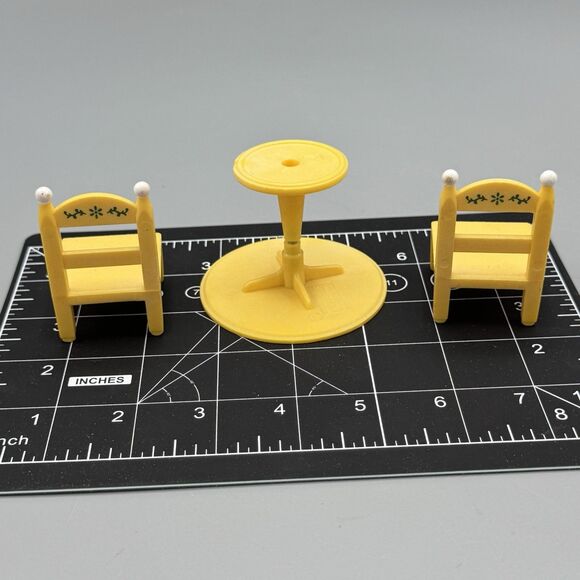 Sylvanian Families Calico Critters Yellow Table 2 Chairs Replacement Toy Parts - Picture 3 of 10